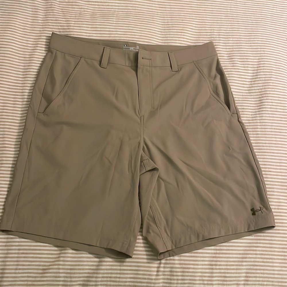 Men’s Under Armour Dryfit khaki shorts, size 36